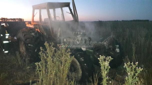 Un tractor se incendió en cercanías de Van Praet