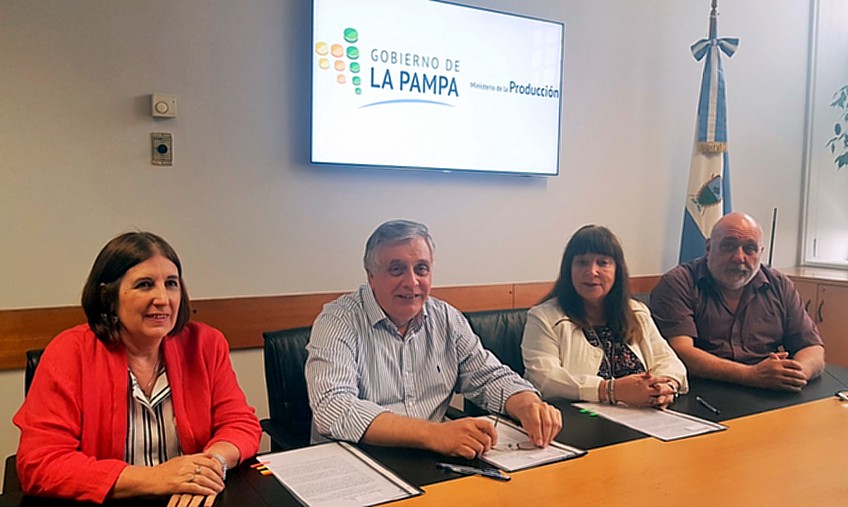 Producción firmó convenio con Facultades de la UNLPam