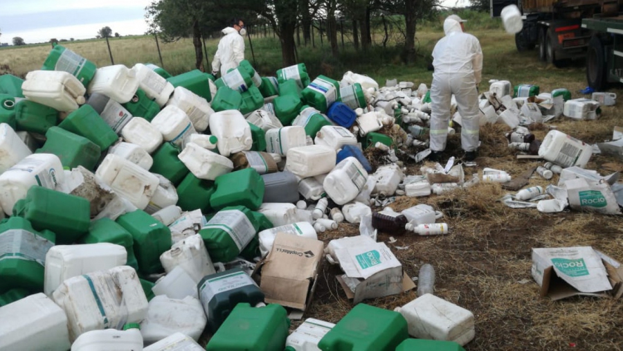 Retiraron bidones vacíos de agroquímicos en Metileo