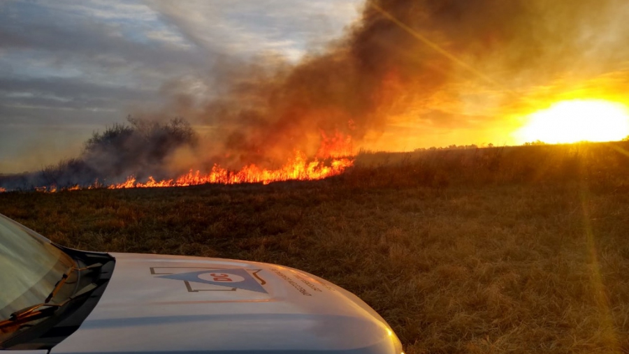 Defensa Civil trabajó en tres incendios de campos