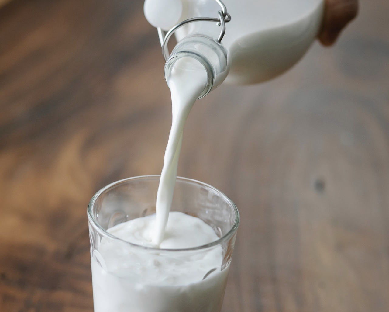 La leche entre las bebidas sin alcohol con mayor aumento