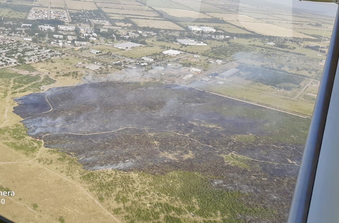 Monitorean incendios simultáneos