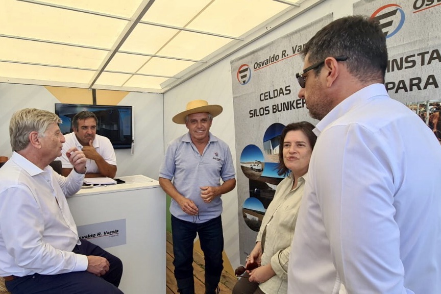 Ziliotto con los empresarios pampeanos en Expoagro