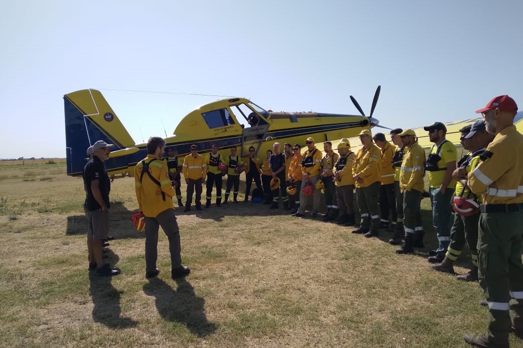 Brigadistas y bomberos se capacitan sobre medios aéreos