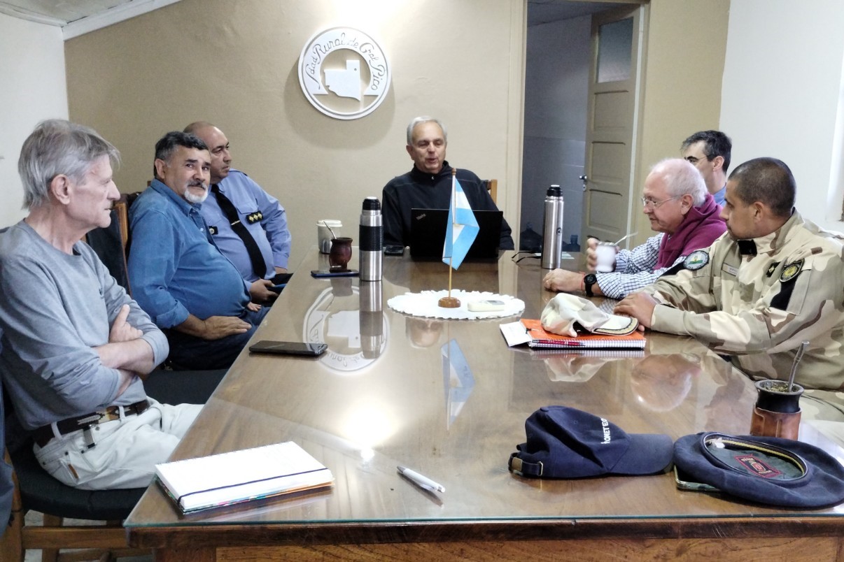 Productores reunidos por la seguridad rural