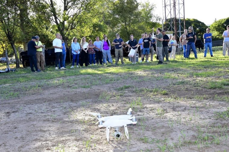 Tecnología aplicada a la agricultura: Nuevo encuentro del taller de drones