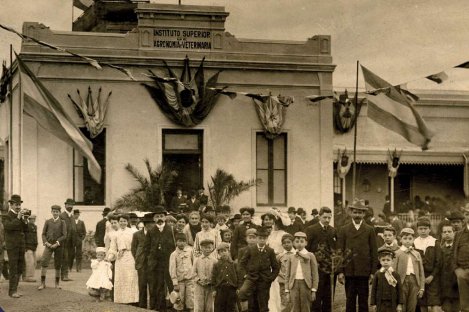 Docentes de agronomía contribuyeron en la publicación 200 años de Educación Agropecuaria