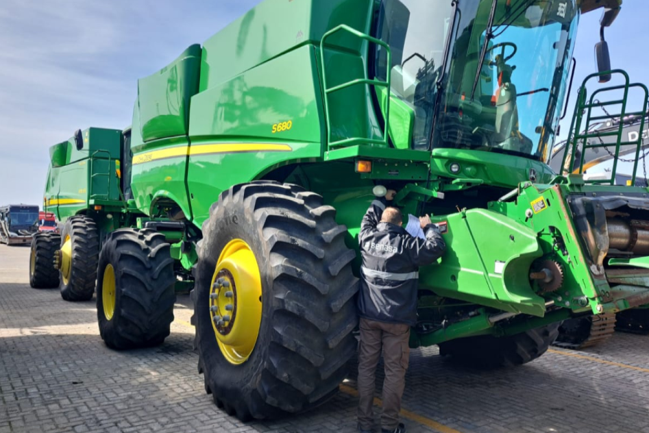 Controlan la importación de maquinaria agrícola usada para prevenir el ingreso de plagas