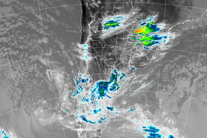 Se mantiene el alerta por tormentas fuertes